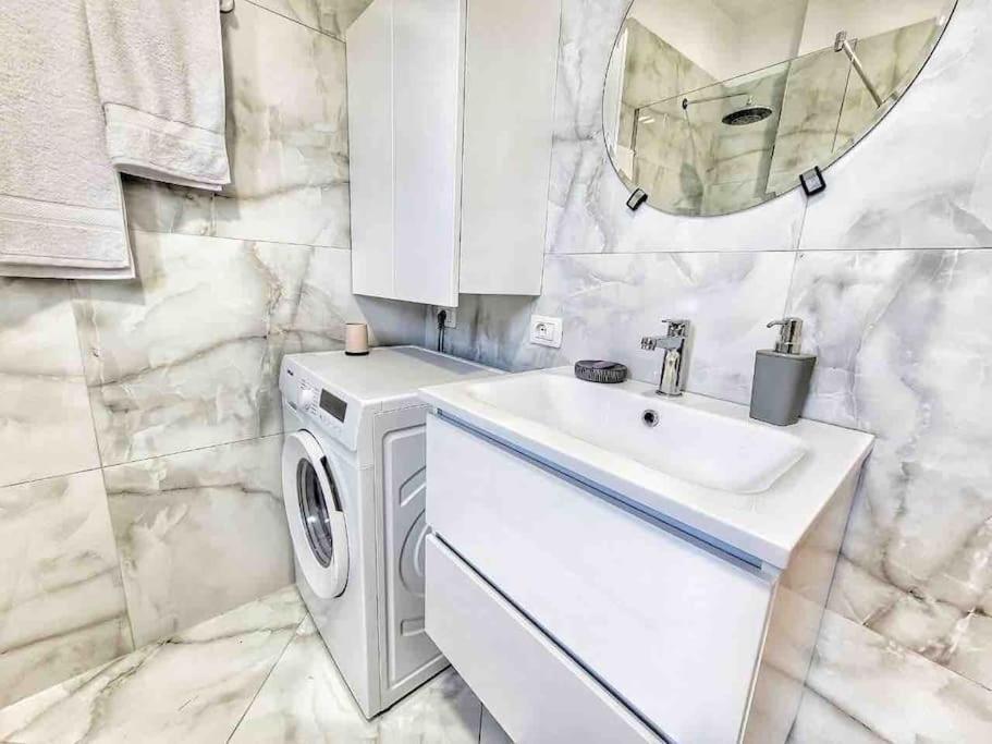 53° Bs Skanderbeg City Center Comfort Тирана Экстерьер фото